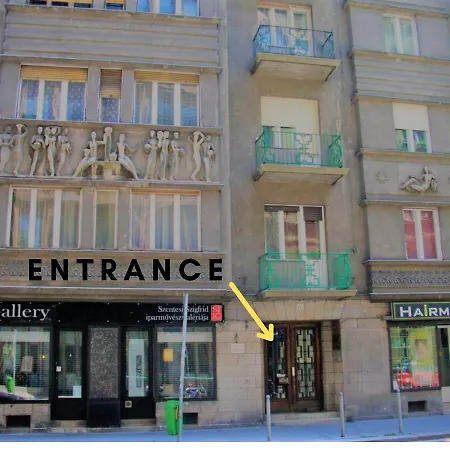 Mimi's Holiday Апартаменты *
